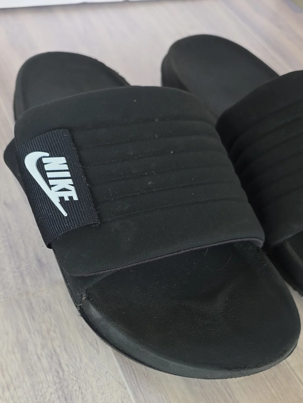 N/A nike offcourt